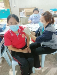 20211110084238.jpg - คณะครูฉีดวัคซีนเข็ม3 | https://piyapornpittaya.ac.th